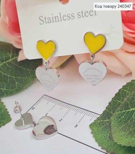 Сережки гвоздики, з підвісками сердечками, з жовтою емаллю, срібного кольору, сталь Stainless Steel 260009 фото 1