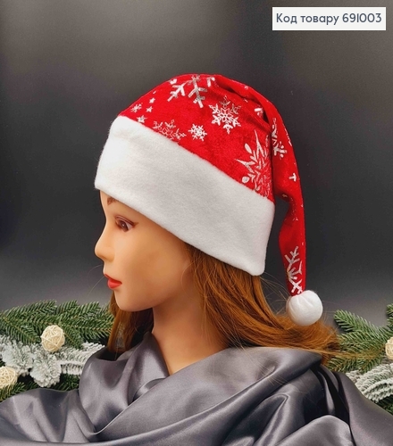 Шапочка новорічна, Червоного кольору з сніжинками срібного кольору, велюрова 691003 фото 2