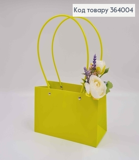 Флористическая сумочка матовая САЛАТОВАЯ, для цветов и подарков, с пластиковыми ручками 22*13*9см 364004 фото
