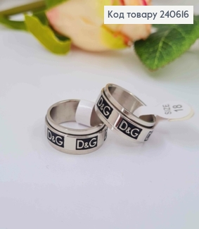 Перстень срібного кольору, з рухливим елементом, "D&G", з чорною емаллю, сталь Stainless Steel 240616 фото
