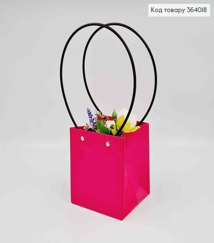 Флористическая сумочка глянцевая МАЛИНОВАЯ, квадратная из пластика. ручками 15*13*12см 364018 фото 1