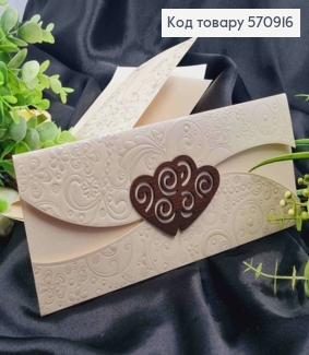 Конверт БЕЖЕВОГО цвета, украшенный тиснением Вензели + 2 Деревянные Сердца, 23*10см 570916 фото