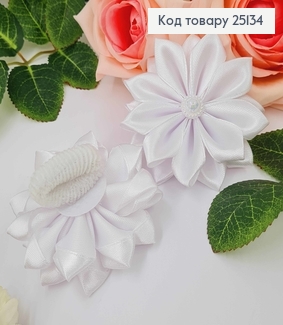 Резинка, Бант - Квіточка БЕЛЫЙ с  бусинками посередине, размер 7см. 276056 фото