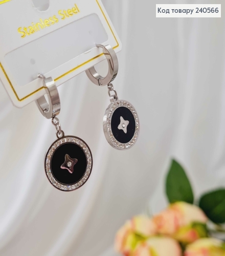 Серьги кольца, подвеска "LV" с черной эмалью, в камешках, 1,5см, серебряного цвета, сталь Stainless Steel 260040 фото 2