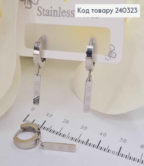 Серьги кольца серебряного цвета с подвеской пластинкой "Картье" сталь Stainless Steel 240323 фото