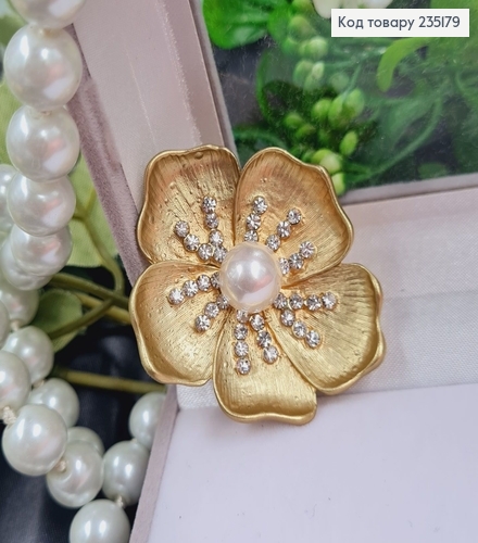 Брошка метал Цветок золото с жемчужиной  и камушками 4х4см 235179 фото 1