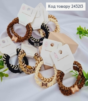 Резинка шнурок-плетена з Брошкою в камінцях на планшетці (2шт) , 4см,  Кольори в асортименті 243213 фото