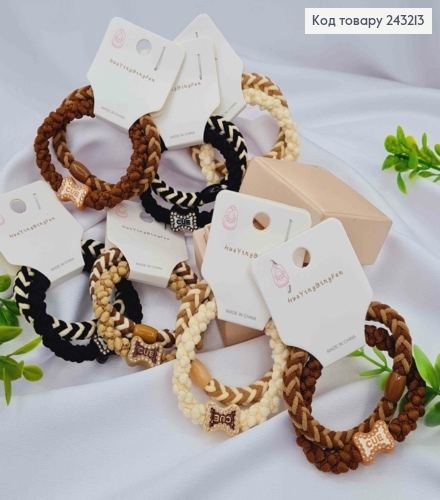 Резинка шнурок-плетена с Брошкой в камнях на планшетке (2шт), 4см, Цвета в ассортименте 243213 фото 1