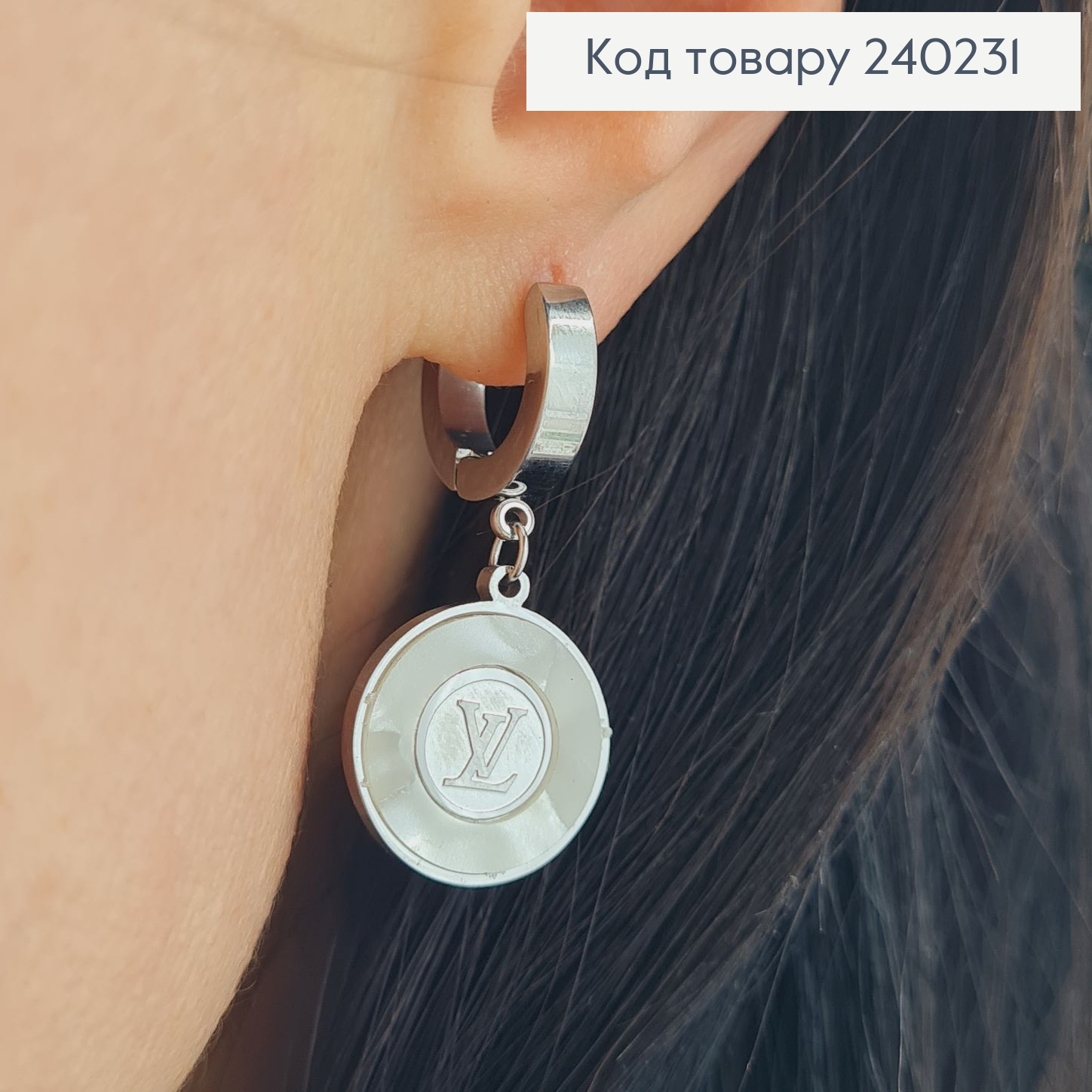 Сережки родированые кольца LVMH с белой вставкой, 3*1,5см, Stainless Steel 240231 фото 3