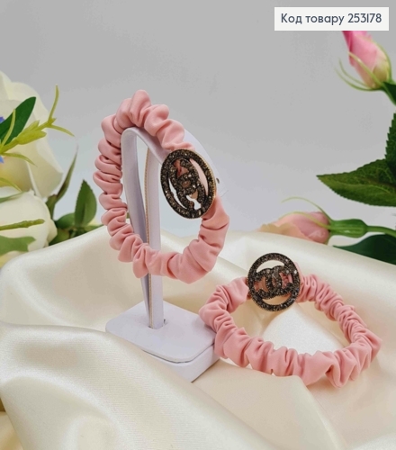 Резинка жатка 6см, Рожевого кольору, з квадратною пластинкою "Шанель" з камінцями 253178 фото 1
