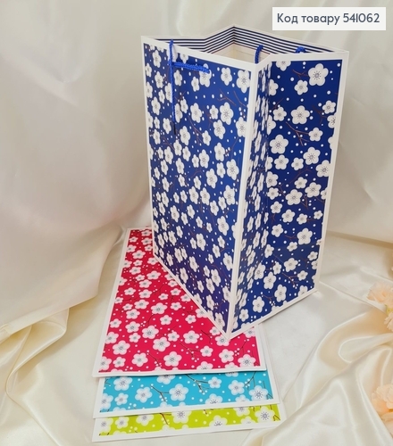 Пакет бумажный средний с широким дном Белые цветы 37,5х26,5см в асс. 541062 фото 1