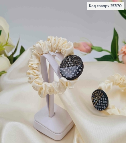 Резинка жатка 6см, Молочного цвета, с круглой пластинкой "Луи Витон" с камешками 253170 фото 1