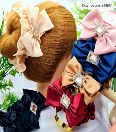 Резинка объемная-жатка с Бантиком и Брошью из камней, 11см, Цвета в ассортименте 244197 фото 1