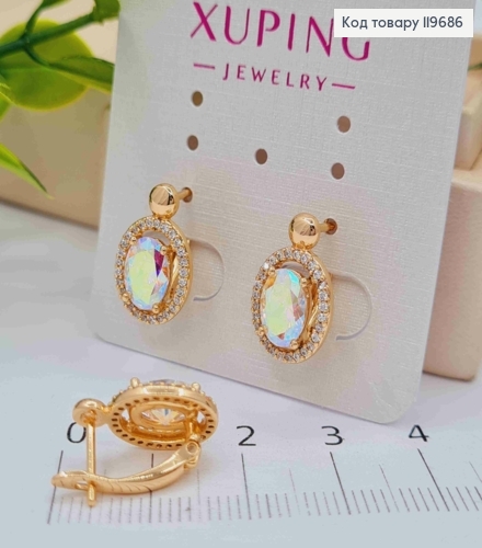 Серьги с блестящим камнем Хамелеон в оправе из камней, дл. 1,6см, англ. застежка, Xuping 18К 119686 фото 1