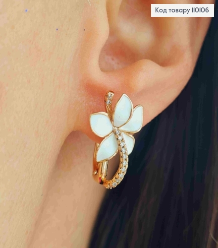 Серьги "Цветок" с Белой эмалью и Блестящими камешками, дл. 2см, английская застежка, Xuping 18K 110106 фото 1