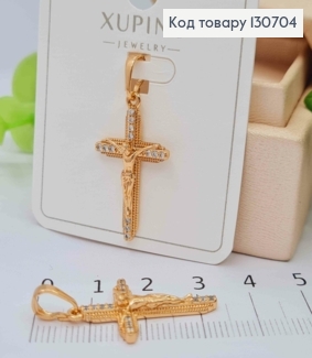 Крестик с распятием украшен Блестящими камешками по краям, размер 2,7*1,6см Xuping 18K 130704 фото