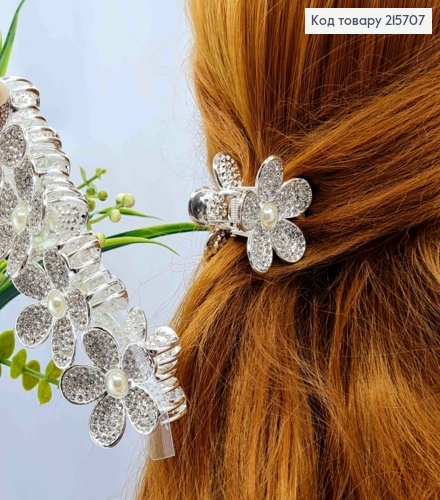 Краб металл "Цветик" украшен блестящими камнями и жемчужиной, 4см, Серебряного цвета. 215707 фото 1