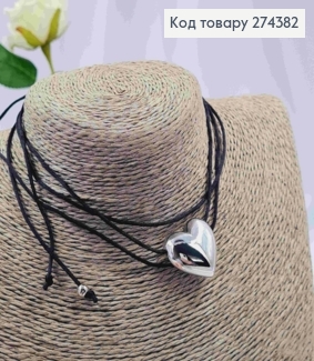 Шнурок з підвіскою СЕРЦЕ срібного кольору (2,4*2см) 274281 фото