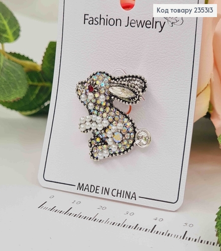 Брошь ЗАЙЧИК в каминах и бусинках, 3*2,5см 235313 фото 1