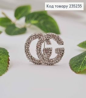 Брошь металл, серебряного цвета, "Гуччи" в камешках, 3см 235235 фото