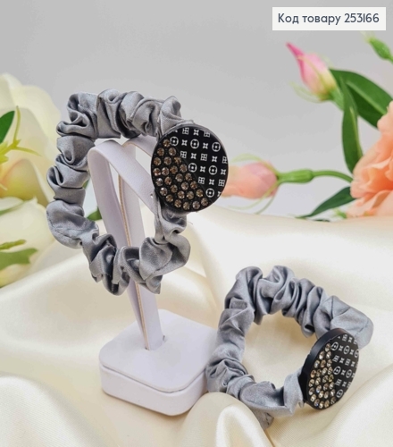 Резинка жатка 6см, Графітового кольору, з круглою пластинкою "Луї Вітон" з камінцями 253166 фото 1