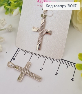Крестик родированый с диагональными камнями, 2,5*1,8см, Xuping 210117 фото