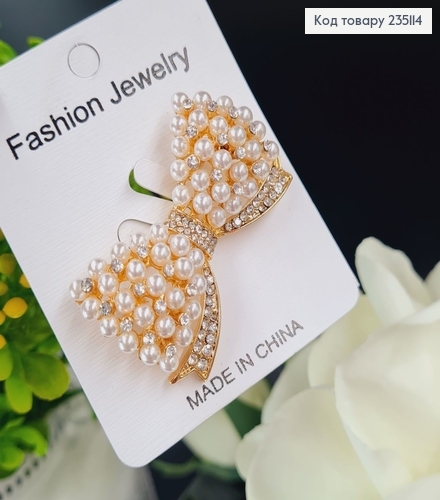Брошь металл золотая Бантик с жемчужинами и камешками 235114 фото 1