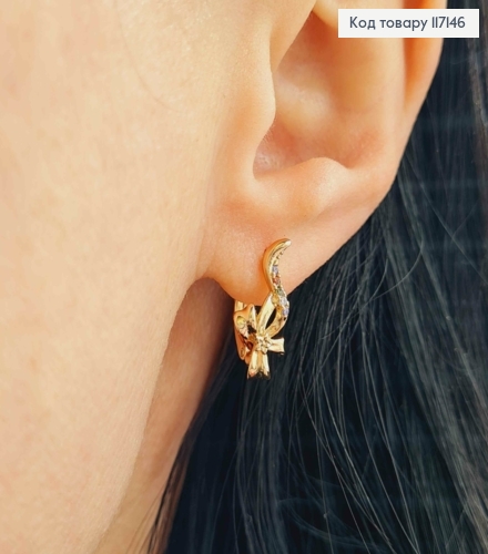 Серьги "БАНТИК" с цветными камешками 1,6*0,7см (английская застежка), XUPING 18K 117146 фото 1