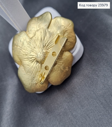 Брошка метал Цветок золото с жемчужиной и камушками 4х4см 235179 фото 2