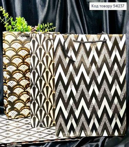 Пакет бумажный с геометрическим рисунком и золотым тиснением, 32*26*10см, в ассортименте 541237 фото 1