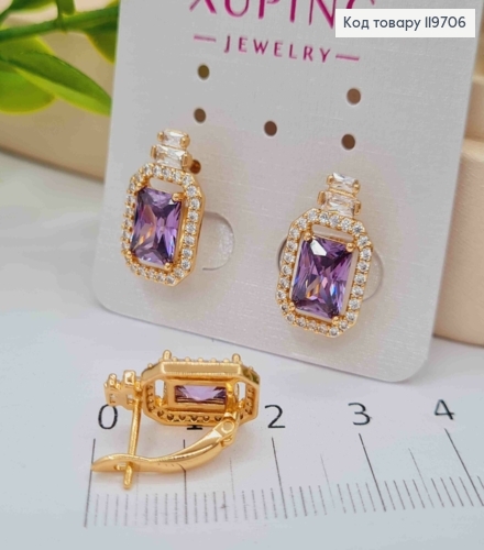 Серьги с изысканным фиолетовым камнем в оправе из камней, дл. 1,7см, англ. застежка, Xuping 18К 119706 фото 1