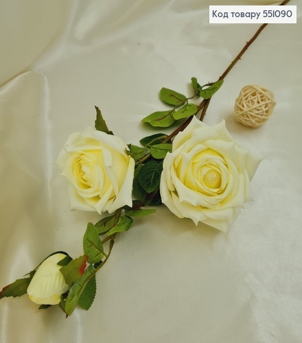 Искусственная ветвь с цветками розы белой на металлическом стержне 73см. 551090 фото 1