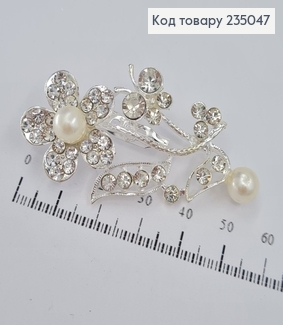 Брошь металл Цветок серебряный с камнями 235047 фото