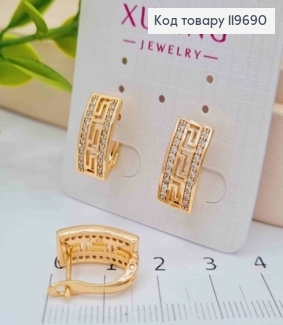 Серьги ВЕРСАЧЕ украшены Блестящими камешками, дл. 1,5 см, англ. застежка, Xuping 18К 119690 фото