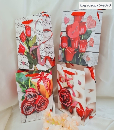 Пакет бумажный средний Розы блеск 23х18 см в ас. 542070 фото 1