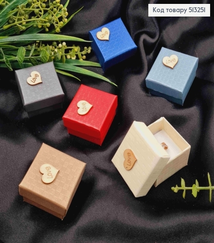 Коробочка ювелирная с деревянным сердцем Love, размер 5*5*2,5см, белая среда, цвета в ассорт. 513251 фото 1