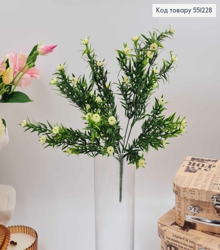 Зеленая пластиковая композиция с мелкими листиками и маленькими цветочками высотой 34см. 551228 фото 1