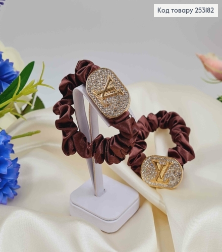 Резинка жатка 6см, Коричневого кольору, з пластинкою "Луї Вітон" в камінцях 253182 фото 1