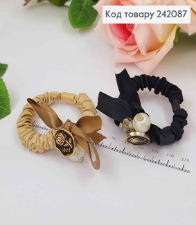 Резинка жатка атласна, з бусинками та плоскою пластинкою з трояндою, кольори в асорт. 242087 фото