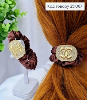 Резинка жатка Коричневого кольору, з пластинкою "Шанель" в камінцях, 6см 251087 фото