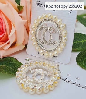 Брошь Шанель, серебряного цвета, в оправе с камешками и жемчужинами, 4,5см. 235202 фото