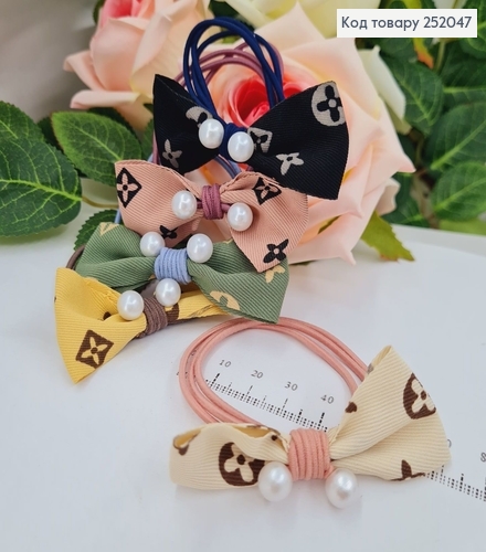 Резинка шнурок потрійний Бантик брендований з бусинками асор. 252047 фото 1