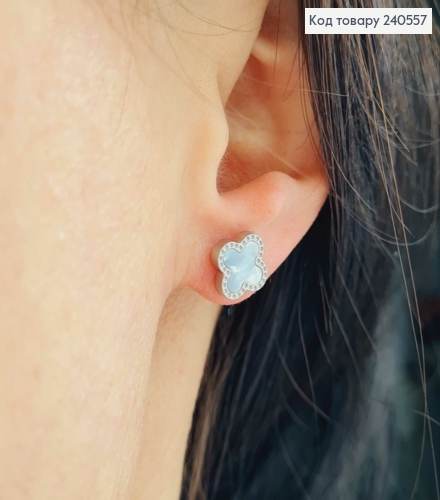 Серьги гвоздики серебряного цвета, с белой эмалью, "Van Cleef", 1см, сталь Stainless Steel 240557 фото 1