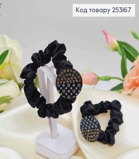 Резинка жатка 6см, Чорного кольору, з круглою пластинкою "Луї Вітон" з камінцями 253167 фото
