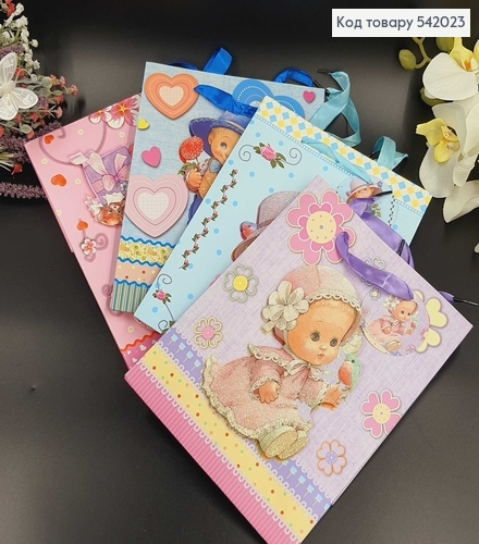 Пакет бумажный средний Ребенок блеск 23х17,5 см в асс. 542023 фото 1