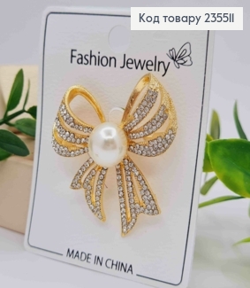 Брошка метал "БАНТИК" прикрашена Блискучими камінцями та Перлинкою, 4*4см, Золотого кольору 235511 фото