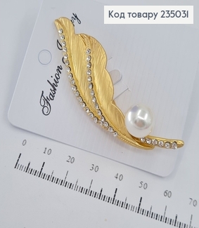 Брошь металл золото с камнями та жемчужиною 235031 фото
