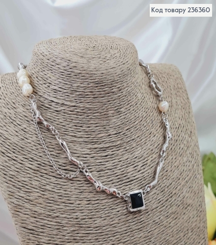 Підвіска на шию, комбінована з перлинками, ланцюжками та чорним камінцем, довж. 45+5см 236360 фото 1