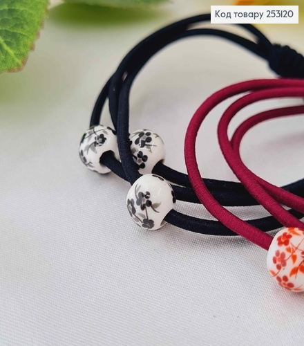 Резинка с бусинкой с орнаментом, цвета в ассорт. 253120 фото 1
